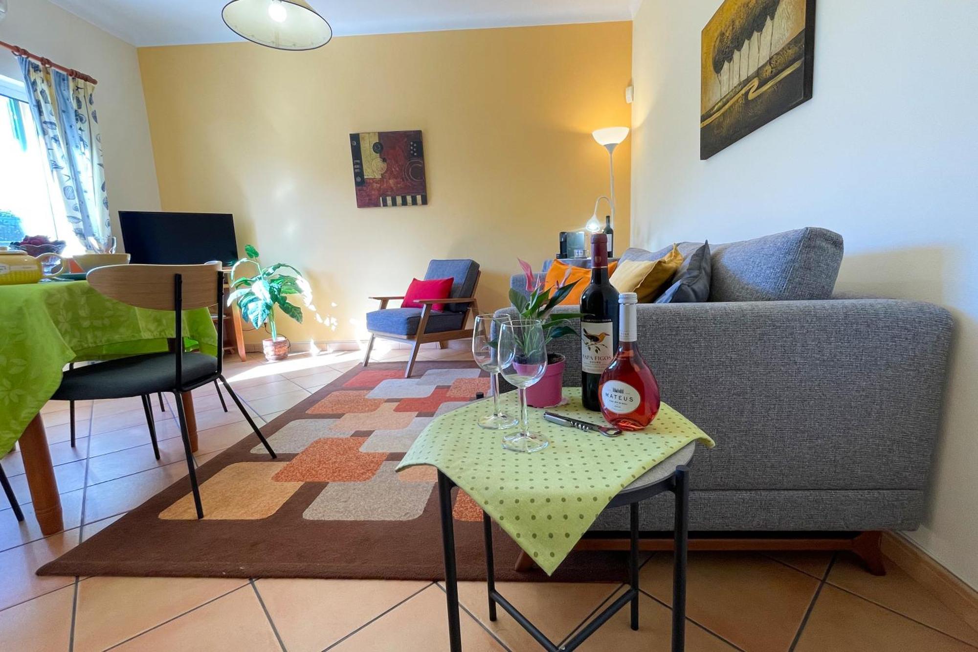 Villa Eber - Independent 1 & 2 Bedroom Apartments, Pool, Air Con, Fast Wi-Fi, Near Old Town Of Albufeira And Beaches Exterior foto