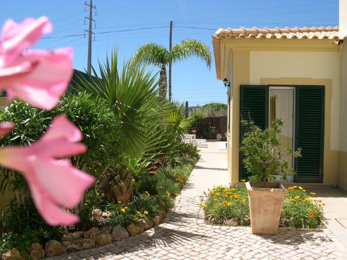 Villa Eber - Independent 1 & 2 Bedroom Apartments, Pool, Air Con, Fast Wi-Fi, Near Old Town Of Albufeira And Beaches Exterior foto