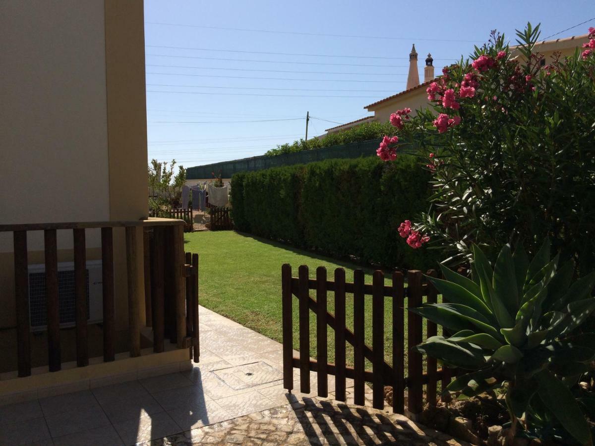 Villa Eber - Independent 1 & 2 Bedroom Apartments, Pool, Air Con, Fast Wi-Fi, Near Old Town Of Albufeira And Beaches Exterior foto